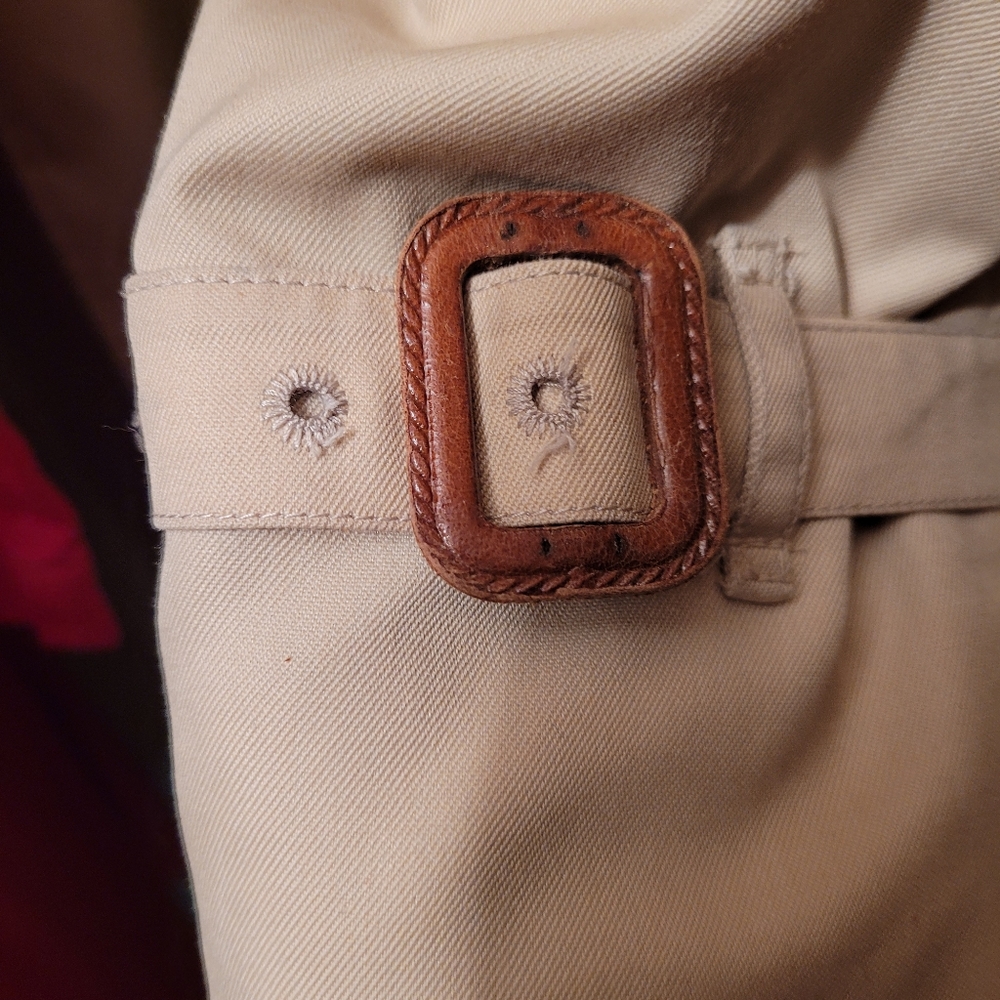 Burberry Kensington Trench Coat worn once - Picture 12 of 12